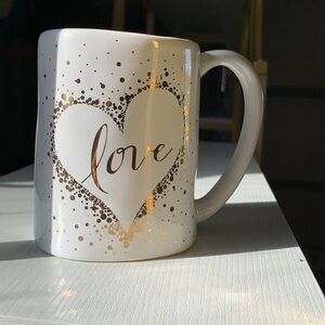 Ceramic glazed mug with gold accents 🔻